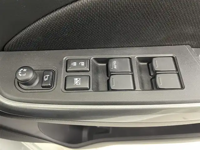 スズキ スイフト HYBRID ML 道東・釧路十勝 2019(平31)年 5.8万km ピュアホワイトP ・4WD/・セーフティパッケージ/・デュアルセンサーブレーキサポート/・純正ナビCN-RZ746W/(フルセグTV/CD/DVD/Bluetooth/USB/SD/AM/FM)/・バックカメラ/・レーダークルーズコントロール/・パドルシフト/・シートヒーター/・ビルトインETC/・アイドリングストップ/・オートLEDヘッドライト/・スマートキー/・プッシュスタート/・エンジンスターター/・純正１６インチアルミホイール