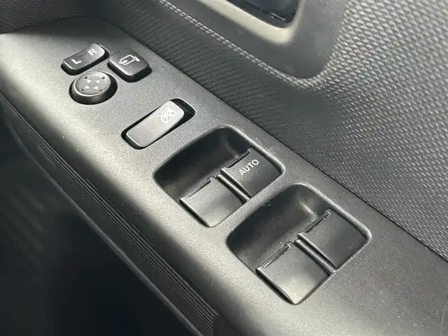スズキ スペーシア HYBRID G 岩手県 2020(令2)年 3.3万km ピュアホワイトP ４ＷＤ　/社外ＳＤナビ(型式AVIC-RW303)/(CD、DVD、AUX、USB、ipod、フルセグTV)　/バックカメラ　/前方ミラー型ドライブレコーダー/ＥＴＣ　/コーナーセンサー　/プッシュスタート　/スマートキー×２　/社外エンジンスターター/アイドリングストップ　/運転席シートヒーター　/衝突軽減装置　/オートライト　/ドアバイザー/フロアマット/12V/120Wソケット/保証書　取説　ナビ取説