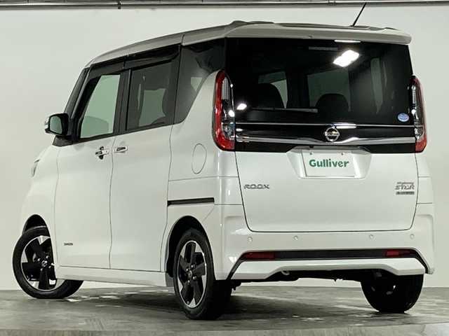 日産 ルークス ハイウェイスター X 広島県 2021(令3)年 0.8万km ホワイトパール エマージェンシーブレーキ/純正9インチナビ/CD/DVD/DTV/Bluetooth/メーカーオプション快適パックA/・パーソナルテーブル/・USBソケット/・ロールサンシェード/アラウンドビュモニター/ETC/レーンキープアシスト/片側パワースライドドア/純正フロアマット/アイドリングストップ/純正14インチAW/コーナーセンサー/LEDヘオートライト/横滑り防止機能