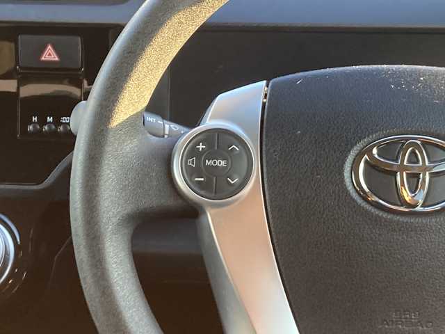 トヨタ アクア S 佐賀県 2017(平29)年 12.3万km ライムホワイトパールクリスタルシャイン 純正SDナビ/CD/DVD/BT/フルセグ/バックカメラ/プリクラッシュセーフティ/レーンキープアシスト/オートハイビーム/ステアリングスイッチ/AUTOライト/プッシュスタート/スマートキー/ビルトインETC/スペアキー