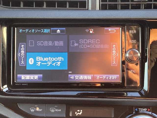 トヨタ アクア S 佐賀県 2017(平29)年 12.3万km ライムホワイトパールクリスタルシャイン 純正SDナビ/CD/DVD/BT/フルセグ/バックカメラ/プリクラッシュセーフティ/レーンキープアシスト/オートハイビーム/ステアリングスイッチ/AUTOライト/プッシュスタート/スマートキー/ビルトインETC/スペアキー