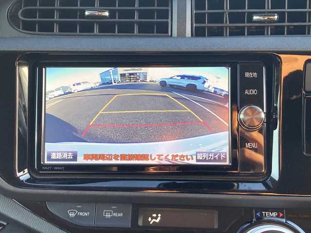 トヨタ アクア S 佐賀県 2017(平29)年 12.3万km ライムホワイトパールクリスタルシャイン 純正SDナビ/CD/DVD/BT/フルセグ/バックカメラ/プリクラッシュセーフティ/レーンキープアシスト/オートハイビーム/ステアリングスイッチ/AUTOライト/プッシュスタート/スマートキー/ビルトインETC/スペアキー