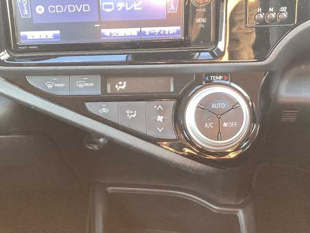 トヨタ アクア S 佐賀県 2017(平29)年 12.3万km ライムホワイトパールクリスタルシャイン 純正SDナビ/CD/DVD/BT/フルセグ/バックカメラ/プリクラッシュセーフティ/レーンキープアシスト/オートハイビーム/ステアリングスイッチ/AUTOライト/プッシュスタート/スマートキー/ビルトインETC/スペアキー