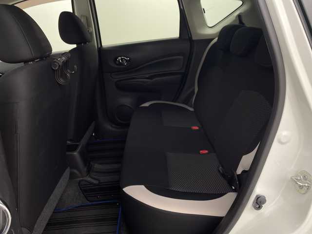 日産 ノート e－パワー X 新潟県 2019(令1)年 1.8万km ブリリアントホワイトパール 純正ナビ/　　フルセグ/CD/DVD/BT/アラウンドビューモニター/LEDオートライト/デジタルインナーミラー/レーンキープ/スマートキー