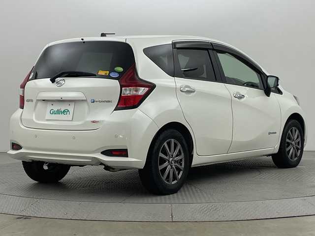 日産 ノート e－パワー X 新潟県 2019(令1)年 1.8万km ブリリアントホワイトパール 純正ナビ/　　フルセグ/CD/DVD/BT/アラウンドビューモニター/LEDオートライト/デジタルインナーミラー/レーンキープ/スマートキー