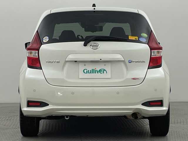 日産 ノート e－パワー X 新潟県 2019(令1)年 1.8万km ブリリアントホワイトパール 純正ナビ/　　フルセグ/CD/DVD/BT/アラウンドビューモニター/LEDオートライト/デジタルインナーミラー/レーンキープ/スマートキー