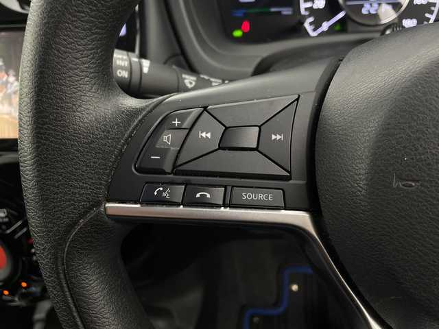 日産 ノート e－パワー X 新潟県 2019(令1)年 1.8万km ブリリアントホワイトパール 純正ナビ/　　フルセグ/CD/DVD/BT/アラウンドビューモニター/LEDオートライト/デジタルインナーミラー/レーンキープ/スマートキー