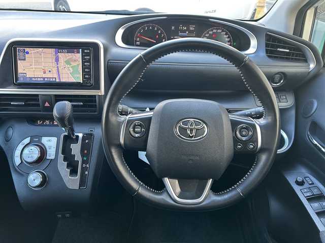 トヨタ シエンタ G セーフティエディションⅡ 大阪府 2021(令3)年 4.1万km ホワイトパールクリスタルシャイン 純正7インチメモリナビ（NSCN-W68）/バックカメラ/ワンセグナビ/CD/DVD/AM/FM/BT/純正ドライブレコーダー（ZDR-016)/純正ETC（ナビ連動）/両側スライドドア/LEDヘッドライト/トヨタセーフティーセンス/プリクラッシュセーフティ（歩行者【昼】検知機能付衝突回避支援タイプ）/レーンディパーチャーアラート/オートマチックハイビーム/先行車発進告知機能/ドライブスタートコントロール/インテリジェントクリアランスソナー［パーキングサポートブレーキ（静止物）］/SRSエアバッグ（運転席/助手席）/前後センサー/電動格納ドアミラー