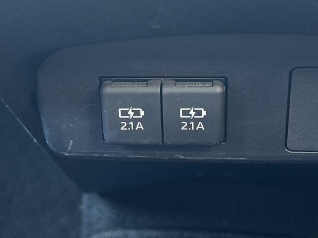 トヨタ シエンタ G セーフティエディションⅡ 大阪府 2021(令3)年 4.1万km ホワイトパールクリスタルシャイン 純正7インチメモリナビ（NSCN-W68）/バックカメラ/ワンセグナビ/CD/DVD/AM/FM/BT/純正ドライブレコーダー（ZDR-016)/純正ETC（ナビ連動）/両側スライドドア/LEDヘッドライト/トヨタセーフティーセンス/プリクラッシュセーフティ（歩行者【昼】検知機能付衝突回避支援タイプ）/レーンディパーチャーアラート/オートマチックハイビーム/先行車発進告知機能/ドライブスタートコントロール/インテリジェントクリアランスソナー［パーキングサポートブレーキ（静止物）］/SRSエアバッグ（運転席/助手席）/前後センサー/電動格納ドアミラー