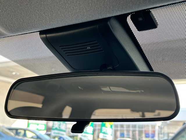 トヨタ シエンタ G セーフティエディションⅡ 大阪府 2021(令3)年 4.1万km ホワイトパールクリスタルシャイン 純正7インチメモリナビ（NSCN-W68）/バックカメラ/ワンセグナビ/CD/DVD/AM/FM/BT/純正ドライブレコーダー（ZDR-016)/純正ETC（ナビ連動）/両側スライドドア/LEDヘッドライト/トヨタセーフティーセンス/プリクラッシュセーフティ（歩行者【昼】検知機能付衝突回避支援タイプ）/レーンディパーチャーアラート/オートマチックハイビーム/先行車発進告知機能/ドライブスタートコントロール/インテリジェントクリアランスソナー［パーキングサポートブレーキ（静止物）］/SRSエアバッグ（運転席/助手席）/前後センサー/電動格納ドアミラー