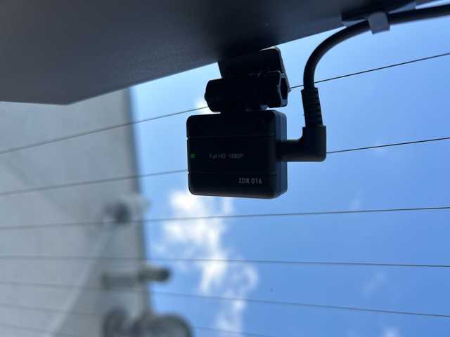 トヨタ シエンタ G セーフティエディションⅡ 大阪府 2021(令3)年 4.1万km ホワイトパールクリスタルシャイン 純正7インチメモリナビ（NSCN-W68）/バックカメラ/ワンセグナビ/CD/DVD/AM/FM/BT/純正ドライブレコーダー（ZDR-016)/純正ETC（ナビ連動）/両側スライドドア/LEDヘッドライト/トヨタセーフティーセンス/プリクラッシュセーフティ（歩行者【昼】検知機能付衝突回避支援タイプ）/レーンディパーチャーアラート/オートマチックハイビーム/先行車発進告知機能/ドライブスタートコントロール/インテリジェントクリアランスソナー［パーキングサポートブレーキ（静止物）］/SRSエアバッグ（運転席/助手席）/前後センサー/電動格納ドアミラー