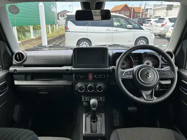 スズキ ジムニー XC 茨城県 2024(令6)年 0.1万km ジャングルグリーン 4WD/デュアルセンサーブレーキサポート/・誤発進抑制/・車線逸脱警報/・ふらつき警報/・ハイビームアシスト/・先行車発進お知らせ/クルーズコントロール/LEDオートライト/純正１６インチAW/前席シートヒーター/プッシュスタート/スマートキー/スペアキー１本