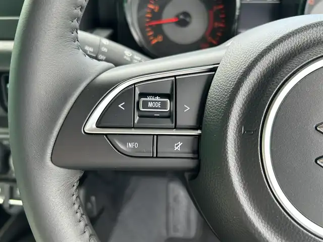 スズキ ジムニー XC 茨城県 2024(令6)年 0.1万km ジャングルグリーン 4WD/デュアルセンサーブレーキサポート/・誤発進抑制/・車線逸脱警報/・ふらつき警報/・ハイビームアシスト/・先行車発進お知らせ/クルーズコントロール/LEDオートライト/純正１６インチAW/前席シートヒーター/プッシュスタート/スマートキー/スペアキー１本