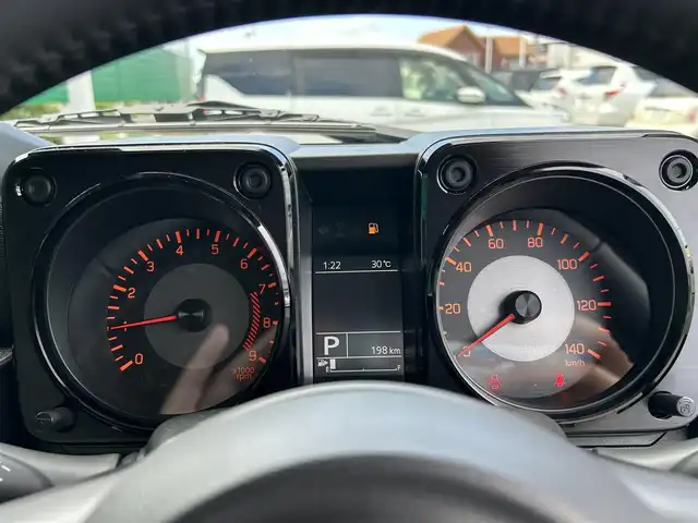 スズキ ジムニー XC 茨城県 2024(令6)年 0.1万km ジャングルグリーン 4WD/デュアルセンサーブレーキサポート/・誤発進抑制/・車線逸脱警報/・ふらつき警報/・ハイビームアシスト/・先行車発進お知らせ/クルーズコントロール/LEDオートライト/純正１６インチAW/前席シートヒーター/プッシュスタート/スマートキー/スペアキー１本