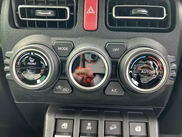スズキ ジムニー XC 茨城県 2024(令6)年 0.1万km ジャングルグリーン 4WD/デュアルセンサーブレーキサポート/・誤発進抑制/・車線逸脱警報/・ふらつき警報/・ハイビームアシスト/・先行車発進お知らせ/クルーズコントロール/LEDオートライト/純正１６インチAW/前席シートヒーター/プッシュスタート/スマートキー/スペアキー１本