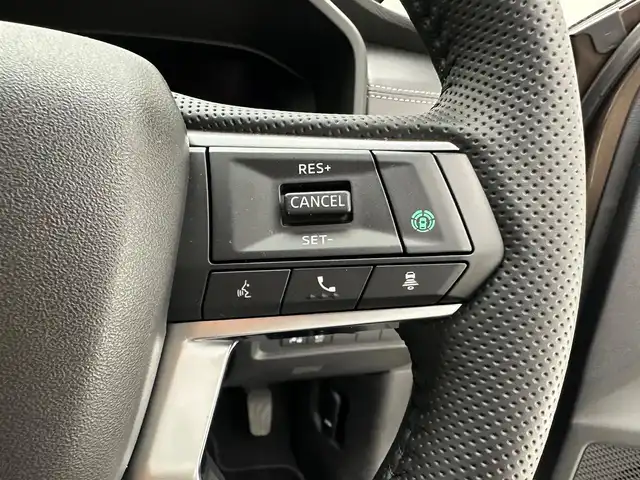 三菱 アウトランダー ＰＨＥＶ G 兵庫県 2022(令4)年 2.2万km 茶 純正メモリーナビ/フルセグTV USB BT /マルチアラウンドビューモニター/パワーバックドア/ワイヤレス充電/ETC/パーキングセンサー/衝突軽減ブレーキ/LKA/BSM/レザーシート/全席シートヒーター/パワーシート/ステアリングヒーター/ルーフレール/LEDヘッドライト/オートライト/オートハイビーム/パドルシフト/純正フロアマット/スペアキー