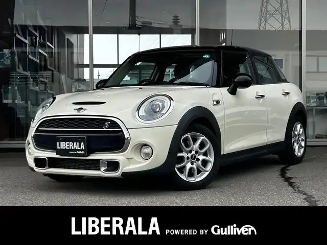 ＭＩＮＩ ミニ クーパー S 富山県 2015(平27)年 7.4万km ペッパー・ホワイト フルセグTV/HDDナビ/バックカメラ/プッシュスタート/ETC/Bluetooth接続/純正ナビ/FM/AMラジオ/フロアマット