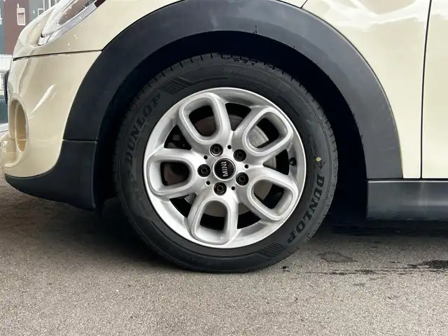 ＭＩＮＩ ミニ クーパー S 富山県 2015(平27)年 7.4万km ペッパー・ホワイト フルセグTV/HDDナビ/バックカメラ/プッシュスタート/ETC/Bluetooth接続/純正ナビ/FM/AMラジオ/フロアマット