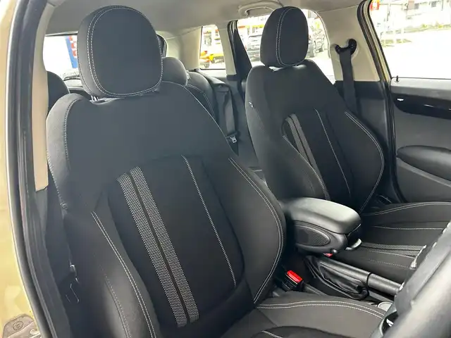 ＭＩＮＩ ミニ クーパー S 富山県 2015(平27)年 7.4万km ペッパー・ホワイト フルセグTV/HDDナビ/バックカメラ/プッシュスタート/ETC/Bluetooth接続/純正ナビ/FM/AMラジオ/フロアマット