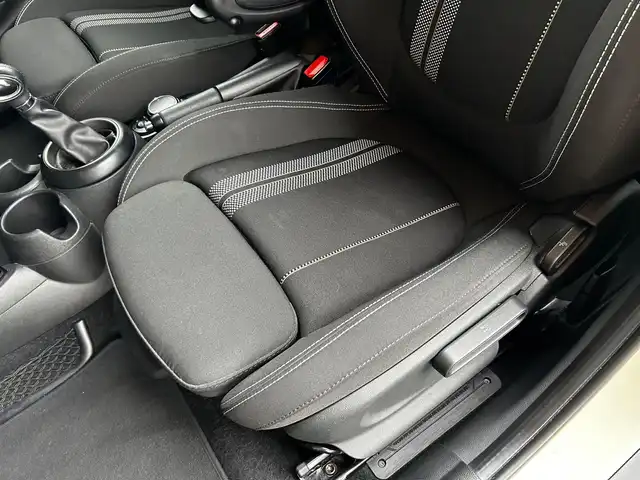 ＭＩＮＩ ミニ クーパー S 富山県 2015(平27)年 7.4万km ペッパー・ホワイト フルセグTV/HDDナビ/バックカメラ/プッシュスタート/ETC/Bluetooth接続/純正ナビ/FM/AMラジオ/フロアマット