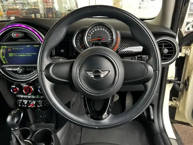 ＭＩＮＩ ミニ クーパー S 富山県 2015(平27)年 7.4万km ペッパー・ホワイト フルセグTV/HDDナビ/バックカメラ/プッシュスタート/ETC/Bluetooth接続/純正ナビ/FM/AMラジオ/フロアマット