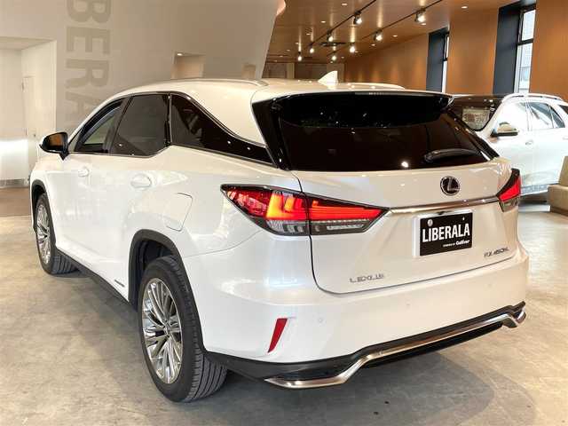 レクサス ＲＸ 450hL 道央・札幌 2022(令4)年 1.4万km ソニッククォーツ ムーンルーフ/”マークレビンソン”プレミアムサラウンドサウンドシステム/アクセサリーコンセント/おくだけ充電/セカンドキャプテンシート/Lexus Safety System+/パノラミックビューモニター/三眼フルLEDヘッドランプ/カラーヘッドアップディスプレイ/本革シート/パワーシート/シートヒーター/シートベンチレーション/ステアリングヒーター/純正メモリナビ/パワーバックドア/ETC