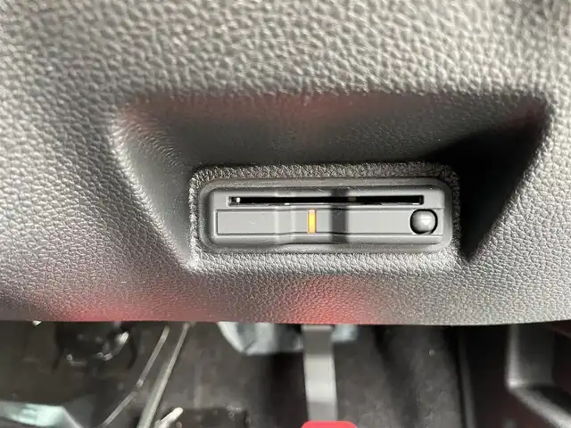 ホンダ ＷＲ－Ｖ Z 三重県 2024(令6)年 1.9万km クリスタルブラックパール 登録時18698km/禁煙車/純正8インチナビ(AM/FM/iPod/USB/フルセグ/Bluetooth)/ハーフレザーシート/レーダークルーズコントロール/パドルシフト/前後ドライブレコーダー/ビルドインETC/バックカメラ/LED/フォグランプ/オートライト/オートハイビーム/レーンキープアシスト/前後クリアランスソナー/プリクラッシュ/新車時オプション/フェンダーガーニッシュ/フォグライトガーニッシュ/サイド、リア、フロントロアーガーニッシュ/サイドステップガーニッシュ/パターンプロジェクター/KENWOOD6スピーカーセット/プッシュスタート/スマートキー×2