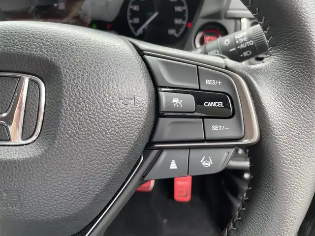 ホンダ ＷＲ－Ｖ Z 三重県 2024(令6)年 1.9万km クリスタルブラックパール 登録時18698km/禁煙車/純正8インチナビ(AM/FM/iPod/USB/フルセグ/Bluetooth)/ハーフレザーシート/レーダークルーズコントロール/パドルシフト/前後ドライブレコーダー/ビルドインETC/バックカメラ/LED/フォグランプ/オートライト/オートハイビーム/レーンキープアシスト/前後クリアランスソナー/プリクラッシュ/新車時オプション/フェンダーガーニッシュ/フォグライトガーニッシュ/サイド、リア、フロントロアーガーニッシュ/サイドステップガーニッシュ/パターンプロジェクター/KENWOOD6スピーカーセット/プッシュスタート/スマートキー×2
