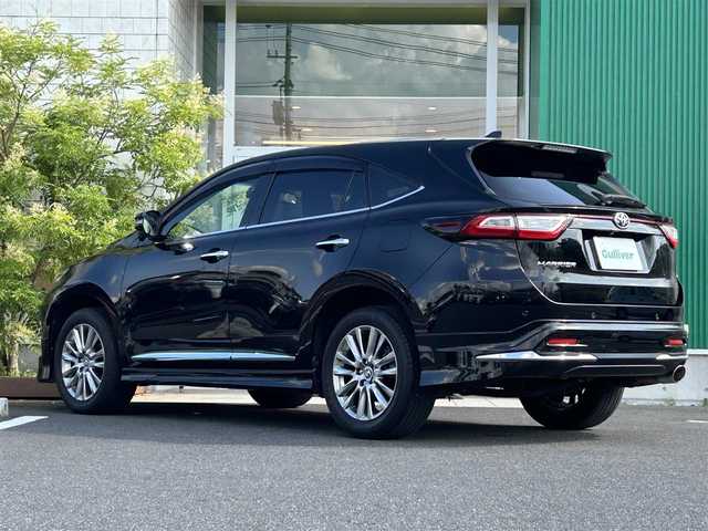 トヨタ ハリアー プレミアム 岡山県 2018(平30)年 6.3万km ブラック 純正9インチナビ　NSZT-Y66T/フルセグTV、CD、DVD、Bluetooth、AM、FM/バックカメラ/ビルトインETC2.0/ドライブレコーダー　DRV-830 /モデリスタエアロ/スカッフプレート/運転席パワーシート/ハーフレザーシート/TVキャンセラー/電動パーキングブレーキ/ブレーキホールド/トヨタセーフティセンス/・プリクラッシュセーフティ/・レーンディパーチャーアラート/・アダブティブハイビーム/・レーダークルーズコントロール/LEDヘッドライト/LEDシーケンシャルランプ/防眩インナーミラー/パワーバックドア