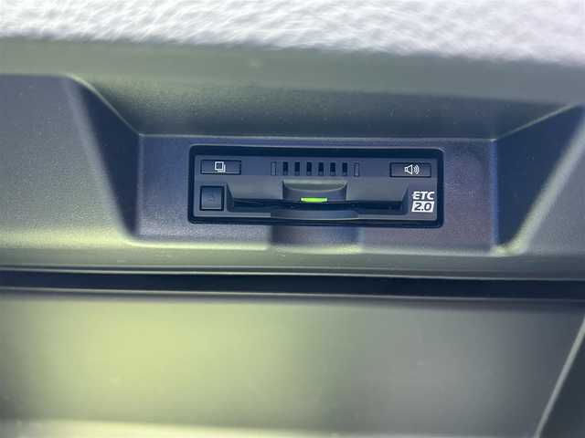 トヨタ ハリアー プレミアム 岡山県 2018(平30)年 6.3万km ブラック 純正9インチナビ　NSZT-Y66T/フルセグTV、CD、DVD、Bluetooth、AM、FM/バックカメラ/ビルトインETC2.0/ドライブレコーダー　DRV-830 /モデリスタエアロ/スカッフプレート/運転席パワーシート/ハーフレザーシート/TVキャンセラー/電動パーキングブレーキ/ブレーキホールド/トヨタセーフティセンス/・プリクラッシュセーフティ/・レーンディパーチャーアラート/・アダブティブハイビーム/・レーダークルーズコントロール/LEDヘッドライト/LEDシーケンシャルランプ/防眩インナーミラー/パワーバックドア