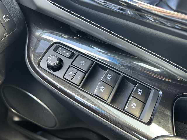 トヨタ ハリアー プレミアム 岡山県 2018(平30)年 6.3万km ブラック 純正9インチナビ　NSZT-Y66T/フルセグTV、CD、DVD、Bluetooth、AM、FM/バックカメラ/ビルトインETC2.0/ドライブレコーダー　DRV-830 /モデリスタエアロ/スカッフプレート/運転席パワーシート/ハーフレザーシート/TVキャンセラー/電動パーキングブレーキ/ブレーキホールド/トヨタセーフティセンス/・プリクラッシュセーフティ/・レーンディパーチャーアラート/・アダブティブハイビーム/・レーダークルーズコントロール/LEDヘッドライト/LEDシーケンシャルランプ/防眩インナーミラー/パワーバックドア