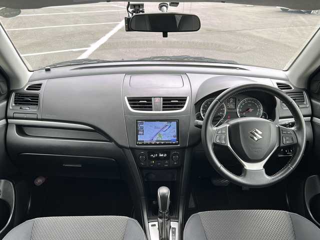 スズキ スイフト RS 青森県 2015(平27)年 8.1万km スーパーブラックパール ・4WD/・ターボ/・社外ナビ/・フルセグ/・AM/FM/BT/CD/・横滑り防止装置/・クルーズコントロール/・D＋N席シートヒーター/・ワイパーデアイサー/・前後ドライブレコーダー/・社外ETC/・MT付ATパドルシフト/・スマートキー/・ドアバイザー/・ステアリングリモコン/・プッシュスタート/・フォグランプ/・社外15インチAW