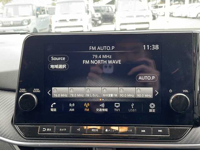 日産 ノート X FOUR 長野県 2021(令3)年 2.2万km ピュアホワイトパール 禁煙車/純正9インチナビ（フルセグTV/Bluetooth/USB）/インテリジェントアラウンドビューモニター/インテリジェントルームミラー/・インテリジェントエマージェンシーブレーキ/・踏み間違い衝突防止アシスト/・ふらつき警報/・標識検知機能/・ハイビームアシスト/・車線逸脱防止支援システム/・後側方衝突防止支援システム/前席シートヒーター/ステアリングヒーター/置くだけ充電/革巻きステアリング/ステアリングスイッチ/電動パーキングブレーキ/ブレーキホールド/LEDヘッドライト/オートライト/スマートキー/Pスタート/電動格納ミラー/純正フロアマット/ドアバイザー/社外AWスタッドレス積み込み