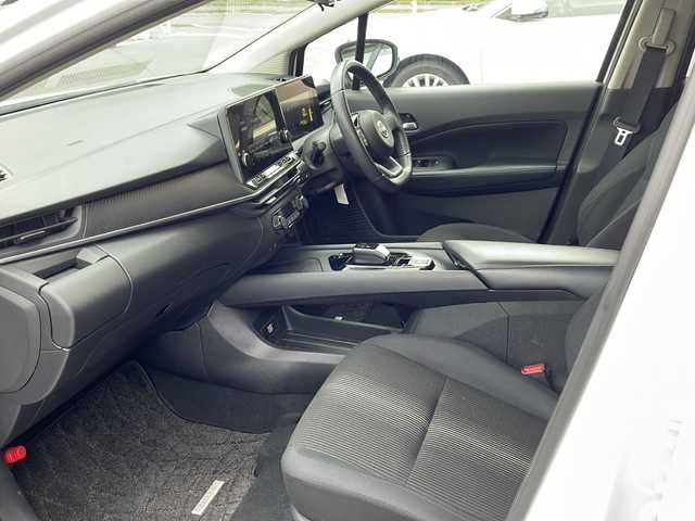 日産 ノート X FOUR 長野県 2021(令3)年 2.2万km ピュアホワイトパール 禁煙車/純正9インチナビ（フルセグTV/Bluetooth/USB）/インテリジェントアラウンドビューモニター/インテリジェントルームミラー/・インテリジェントエマージェンシーブレーキ/・踏み間違い衝突防止アシスト/・ふらつき警報/・標識検知機能/・ハイビームアシスト/・車線逸脱防止支援システム/・後側方衝突防止支援システム/前席シートヒーター/ステアリングヒーター/置くだけ充電/革巻きステアリング/ステアリングスイッチ/電動パーキングブレーキ/ブレーキホールド/LEDヘッドライト/オートライト/スマートキー/Pスタート/電動格納ミラー/純正フロアマット/ドアバイザー/社外AWスタッドレス積み込み