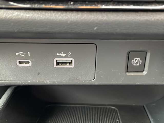 日産 ノート X FOUR 長野県 2021(令3)年 2.2万km ピュアホワイトパール 禁煙車/純正9インチナビ（フルセグTV/Bluetooth/USB）/インテリジェントアラウンドビューモニター/インテリジェントルームミラー/・インテリジェントエマージェンシーブレーキ/・踏み間違い衝突防止アシスト/・ふらつき警報/・標識検知機能/・ハイビームアシスト/・車線逸脱防止支援システム/・後側方衝突防止支援システム/前席シートヒーター/ステアリングヒーター/置くだけ充電/革巻きステアリング/ステアリングスイッチ/電動パーキングブレーキ/ブレーキホールド/LEDヘッドライト/オートライト/スマートキー/Pスタート/電動格納ミラー/純正フロアマット/ドアバイザー/社外AWスタッドレス積み込み