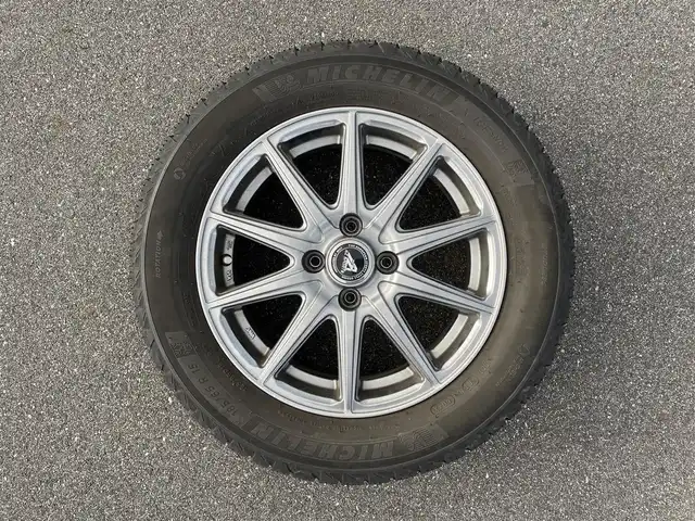 日産 ノート X FOUR 長野県 2021(令3)年 2.2万km ピュアホワイトパール 禁煙車/純正9インチナビ（フルセグTV/Bluetooth/USB）/インテリジェントアラウンドビューモニター/インテリジェントルームミラー/・インテリジェントエマージェンシーブレーキ/・踏み間違い衝突防止アシスト/・ふらつき警報/・標識検知機能/・ハイビームアシスト/・車線逸脱防止支援システム/・後側方衝突防止支援システム/前席シートヒーター/ステアリングヒーター/置くだけ充電/革巻きステアリング/ステアリングスイッチ/電動パーキングブレーキ/ブレーキホールド/LEDヘッドライト/オートライト/スマートキー/Pスタート/電動格納ミラー/純正フロアマット/ドアバイザー/社外AWスタッドレス積み込み