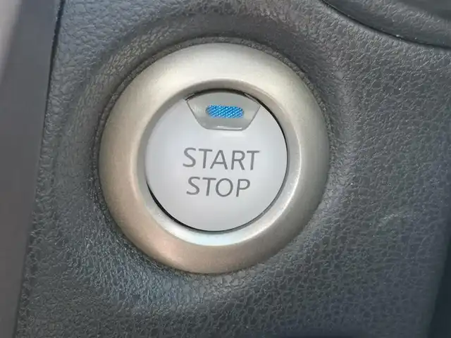 日産 ノート e－パワー メダリスト 茨城県 2018(平30)年 3.2万km ダークメタルグレー 純正ナビ/【iPod・SD・AM・FM・TV・ウォークマン・USB・BT・CD・DVD・VTR・AUX】/デジタルインナーミラー/ETC/全方位カメラ/前後コーナーセンサー/レーダークルコン/オートライト/Fフォグ/LEDライト/横滑り防止装置/衝突被害軽減システム/純正フロアマット/社外アルミホイール/ステリモ