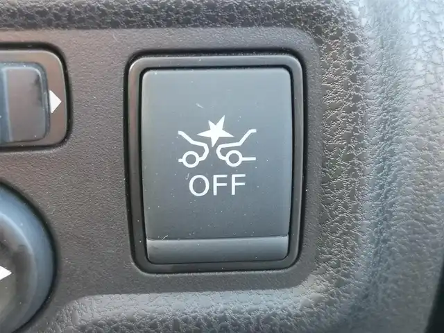 日産 ノート e－パワー メダリスト 茨城県 2018(平30)年 3.2万km ダークメタルグレー 純正ナビ/【iPod・SD・AM・FM・TV・ウォークマン・USB・BT・CD・DVD・VTR・AUX】/デジタルインナーミラー/ETC/全方位カメラ/前後コーナーセンサー/レーダークルコン/オートライト/Fフォグ/LEDライト/横滑り防止装置/衝突被害軽減システム/純正フロアマット/社外アルミホイール/ステリモ