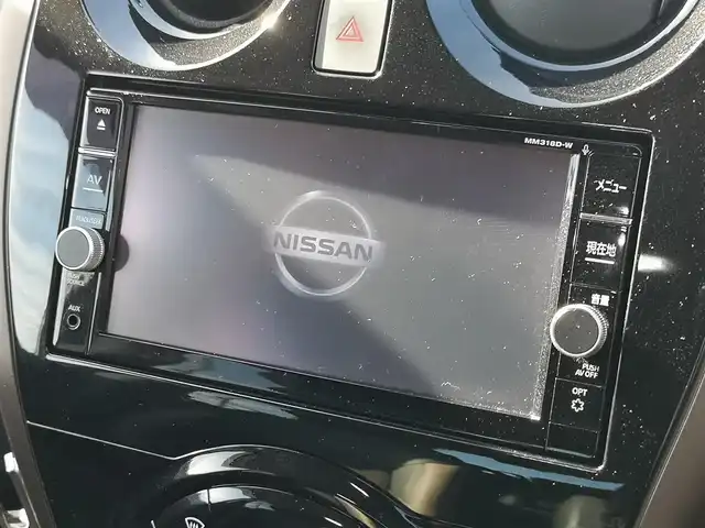 日産 ノート e－パワー メダリスト 茨城県 2018(平30)年 3.2万km ダークメタルグレー 純正ナビ/【iPod・SD・AM・FM・TV・ウォークマン・USB・BT・CD・DVD・VTR・AUX】/デジタルインナーミラー/ETC/全方位カメラ/前後コーナーセンサー/レーダークルコン/オートライト/Fフォグ/LEDライト/横滑り防止装置/衝突被害軽減システム/純正フロアマット/社外アルミホイール/ステリモ