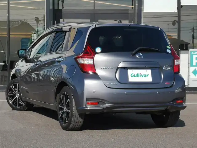 日産 ノート e－パワー メダリスト 茨城県 2018(平30)年 3.2万km ダークメタルグレー 純正ナビ/【iPod・SD・AM・FM・TV・ウォークマン・USB・BT・CD・DVD・VTR・AUX】/デジタルインナーミラー/ETC/全方位カメラ/前後コーナーセンサー/レーダークルコン/オートライト/Fフォグ/LEDライト/横滑り防止装置/衝突被害軽減システム/純正フロアマット/社外アルミホイール/ステリモ