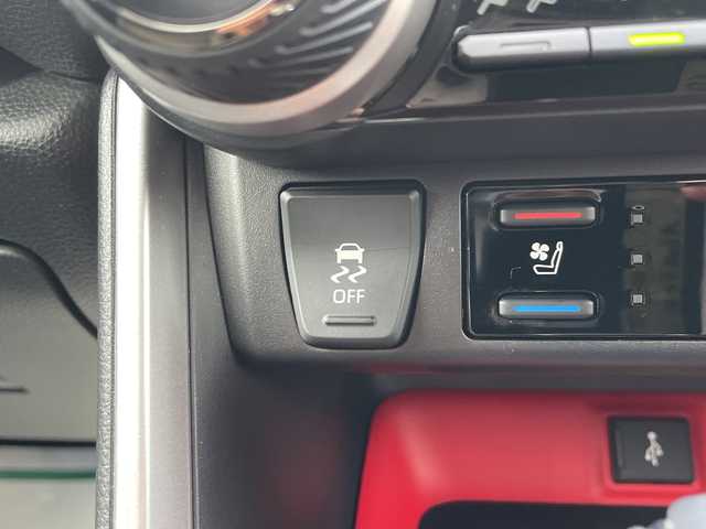 トヨタ ＲＡＶ４ アドベンチャー オフロードPKG 山形県 2021(令3)年 4万km グレーメタリック 禁煙車/Toyota Safety Sense/・プリクラッシュセーフティ/・レーントレーシングアシスト/・レーダークルーズコントロール/・ロードサインアシスト/・発進遅れ告知機能/・オートマチックハイビーム/・アダプティブハイビームシステム/・緊急時操舵支援（アクティブ操舵機能）/クリアランスソナー/ブラインドスポットモニター/レザーシート/シートヒーター/ベンチレーション/純正ディスプレイオーディオ/BT.USB.MiraCast/バックカメラ/ビルトインETC/置くだけ充電/電動パーキングブレーキ/オートホールド/パワーバックドア/ステアリングヒーター/プッシュスタート/スマートキーｘ２