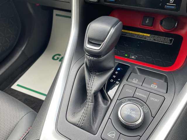 トヨタ ＲＡＶ４ アドベンチャー オフロードPKG 山形県 2021(令3)年 4万km グレーメタリック 禁煙車/Toyota Safety Sense/・プリクラッシュセーフティ/・レーントレーシングアシスト/・レーダークルーズコントロール/・ロードサインアシスト/・発進遅れ告知機能/・オートマチックハイビーム/・アダプティブハイビームシステム/・緊急時操舵支援（アクティブ操舵機能）/クリアランスソナー/ブラインドスポットモニター/レザーシート/シートヒーター/ベンチレーション/純正ディスプレイオーディオ/BT.USB.MiraCast/バックカメラ/ビルトインETC/置くだけ充電/電動パーキングブレーキ/オートホールド/パワーバックドア/ステアリングヒーター/プッシュスタート/スマートキーｘ２