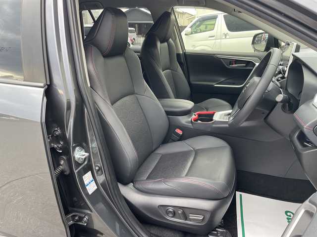 トヨタ ＲＡＶ４ アドベンチャー オフロードPKG 山形県 2021(令3)年 4万km グレーメタリック 禁煙車/Toyota Safety Sense/・プリクラッシュセーフティ/・レーントレーシングアシスト/・レーダークルーズコントロール/・ロードサインアシスト/・発進遅れ告知機能/・オートマチックハイビーム/・アダプティブハイビームシステム/・緊急時操舵支援（アクティブ操舵機能）/クリアランスソナー/ブラインドスポットモニター/レザーシート/シートヒーター/ベンチレーション/純正ディスプレイオーディオ/BT.USB.MiraCast/バックカメラ/ビルトインETC/置くだけ充電/電動パーキングブレーキ/オートホールド/パワーバックドア/ステアリングヒーター/プッシュスタート/スマートキーｘ２