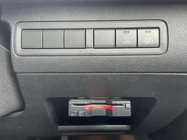 プジョー ３０８ アリュール ブルーHDi 神奈川県 2020(令2)年 5.6万km BLANC NACRE ワンオーナー/純正ディスプレイオーディオ・USB/バックカメラ/ETC/革巻きハンドル/パドルシフト/ステリモ/クルコン/ハーフレザーシート/LEDヘッドライト/フォグランプ/純正16インチアルミ/新車時保証書/取扱説明書/スペアキー