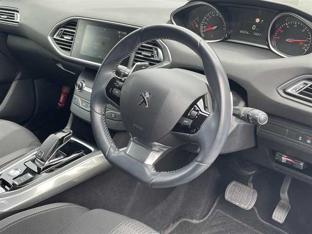 プジョー ３０８ アリュール ブルーHDi 神奈川県 2020(令2)年 5.6万km BLANC NACRE ワンオーナー/純正ディスプレイオーディオ・USB/バックカメラ/ETC/革巻きハンドル/パドルシフト/ステリモ/クルコン/ハーフレザーシート/LEDヘッドライト/フォグランプ/純正16インチアルミ/新車時保証書/取扱説明書/スペアキー