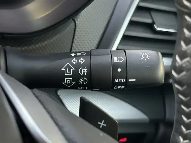 スバル フォレスター プレミアム 埼玉県 2018(平30)年 3.1万km パール STiエアロ/黒革シート/前席パワーシート/前席シートヒーター/純正ナビTV/ダイヤトーンサウンド/バック＆左サイドカメラ/デジタルインナーミラー/ステアヒーター/パワーバックドア/置くだけ充電/純正１８インチアルミ/クリアランスソナー/LEDヘッドライト/プッシュスタート/スマートキー/業者施工の内外装クリーニング済/保証書付整備手帳/取扱説明書