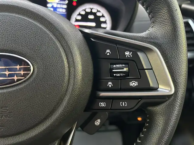 スバル フォレスター プレミアム 埼玉県 2018(平30)年 3.1万km パール STiエアロ/黒革シート/前席パワーシート/前席シートヒーター/純正ナビTV/ダイヤトーンサウンド/バック＆左サイドカメラ/デジタルインナーミラー/ステアヒーター/パワーバックドア/置くだけ充電/純正１８インチアルミ/クリアランスソナー/LEDヘッドライト/プッシュスタート/スマートキー/業者施工の内外装クリーニング済/保証書付整備手帳/取扱説明書