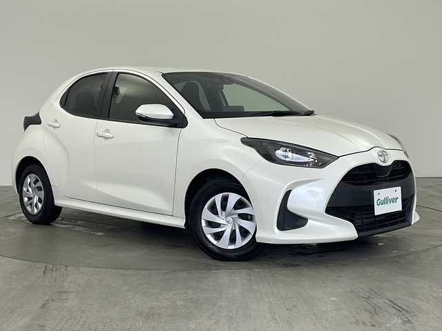 トヨタ ヤリス X 兵庫県 2020(令2)年 4.3万km ホワイトパールクリスタルシャイン ・Toyota　Safety　Sense/・プリクラッシュセーフティ/・レーントレーシングアシスト/・レーダークルーズコントロール/・オートマチックハイビーム/・ロードサインアシスト/・先行車発進告知機能/・純正ディスプレイオーディオナビ/BT/USB/Miracast/・バックカメラ/・ビルトインETC/・ステアリングスイッチ/・スマートキー/・リアシートリマインダー/・保証書