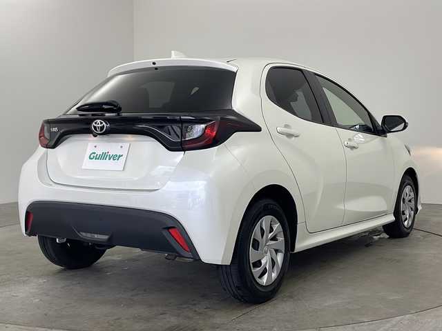 トヨタ ヤリス X 兵庫県 2020(令2)年 4.3万km ホワイトパールクリスタルシャイン ・Toyota　Safety　Sense/・プリクラッシュセーフティ/・レーントレーシングアシスト/・レーダークルーズコントロール/・オートマチックハイビーム/・ロードサインアシスト/・先行車発進告知機能/・純正ディスプレイオーディオナビ/BT/USB/Miracast/・バックカメラ/・ビルトインETC/・ステアリングスイッチ/・スマートキー/・リアシートリマインダー/・保証書