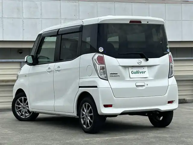 日産 デイズ ルークス X Vセレクション 静岡県 2017(平29)年 6.9万km ホワイトパール 純正7インチナビ/（FM/AM/CD/DVD/Bluetooth/iPod/SD）/フルセグTV/両側電動スライドドア/全周囲カメラ/ドラレコ/ベンチシート/フルフラットシート/純正フロアマット/プッシュスタート/スマートキー/エアバッグ/横滑り防止システム/HIDライト